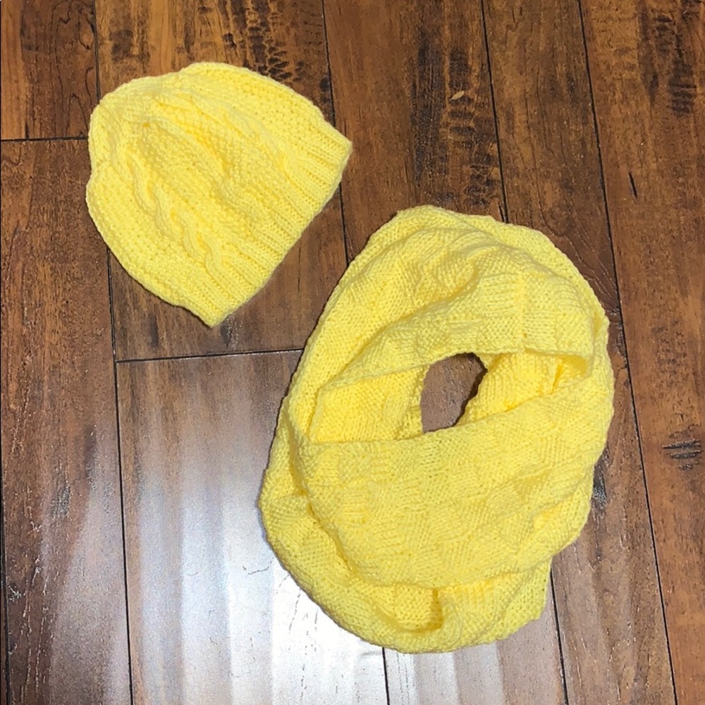 Hand Knitted Hat and Infinity Scarf